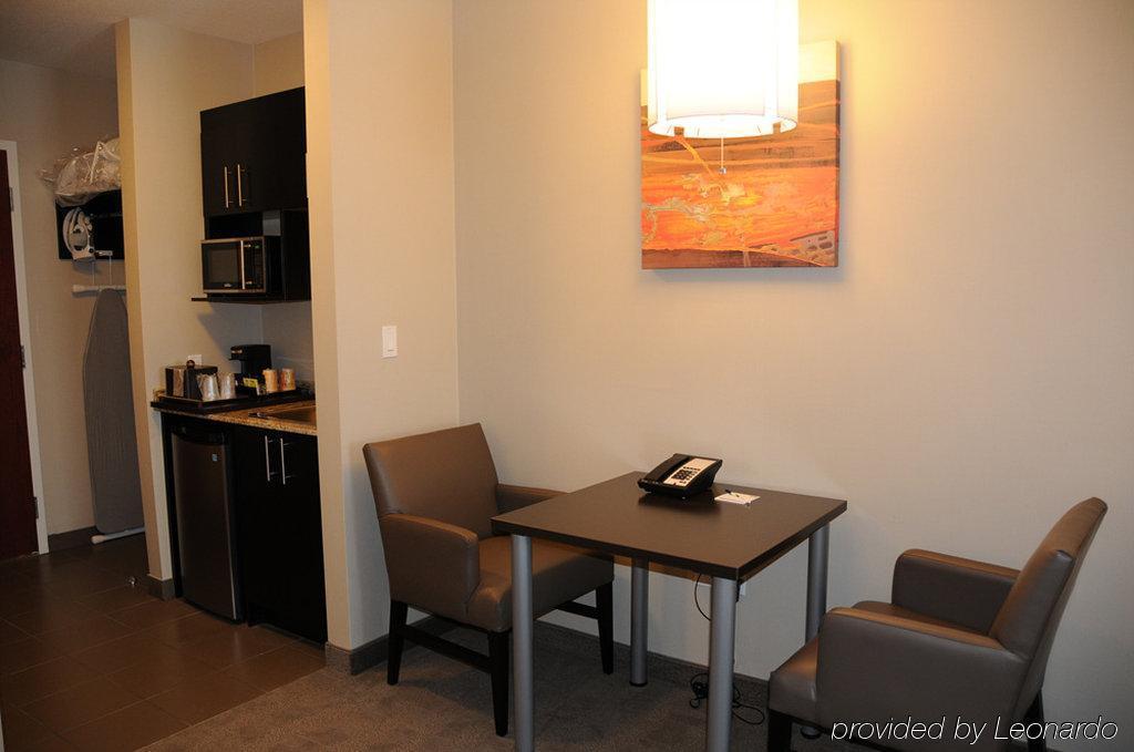 Chateau Inn & Suites Bonnyville Eksteriør billede