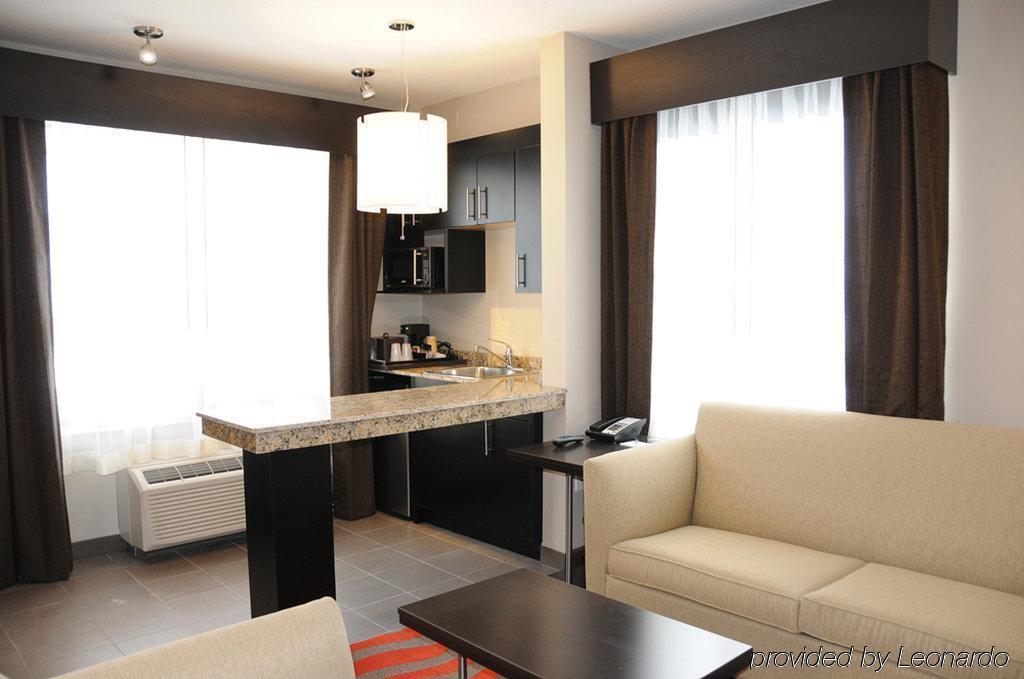 Chateau Inn & Suites Bonnyville Eksteriør billede
