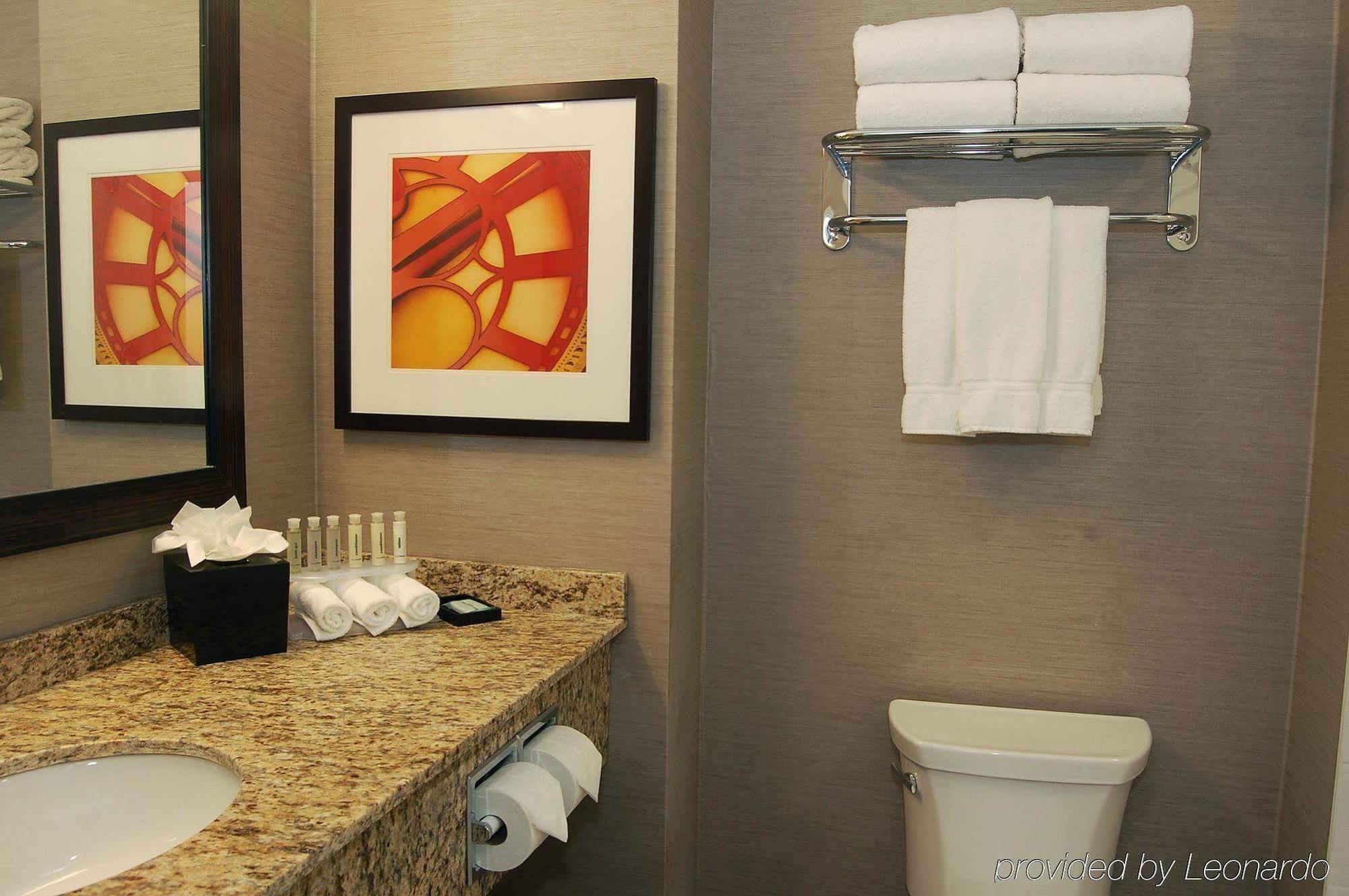 Chateau Inn & Suites Bonnyville Eksteriør billede