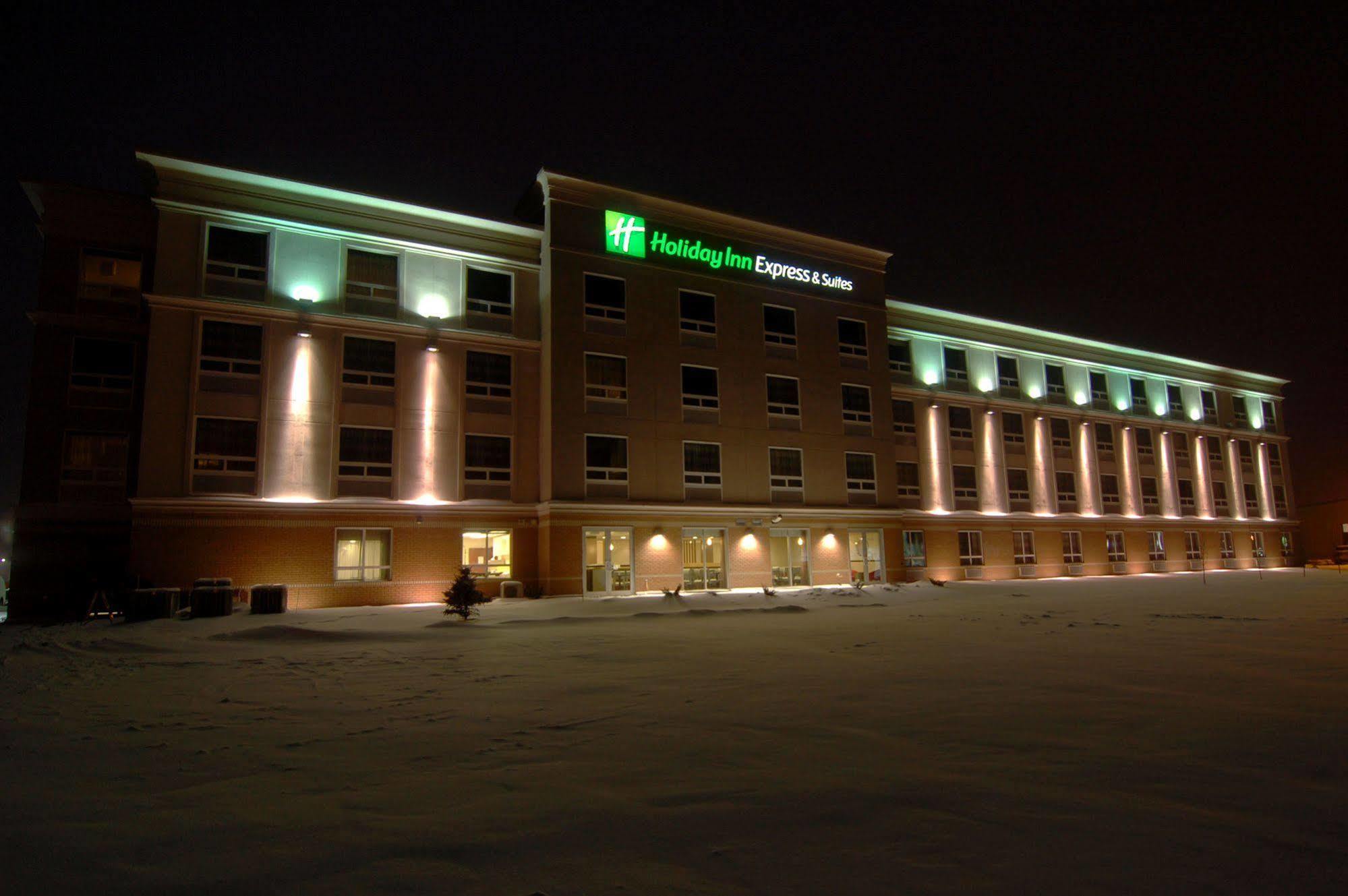 Chateau Inn & Suites Bonnyville Eksteriør billede